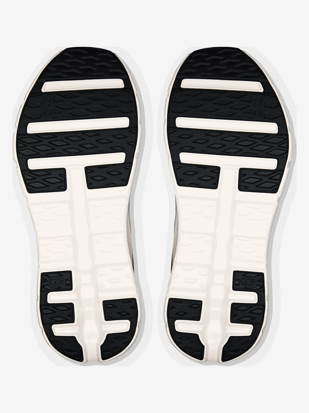ON RUNNING - Women Cloudtilt Remix Sneakers