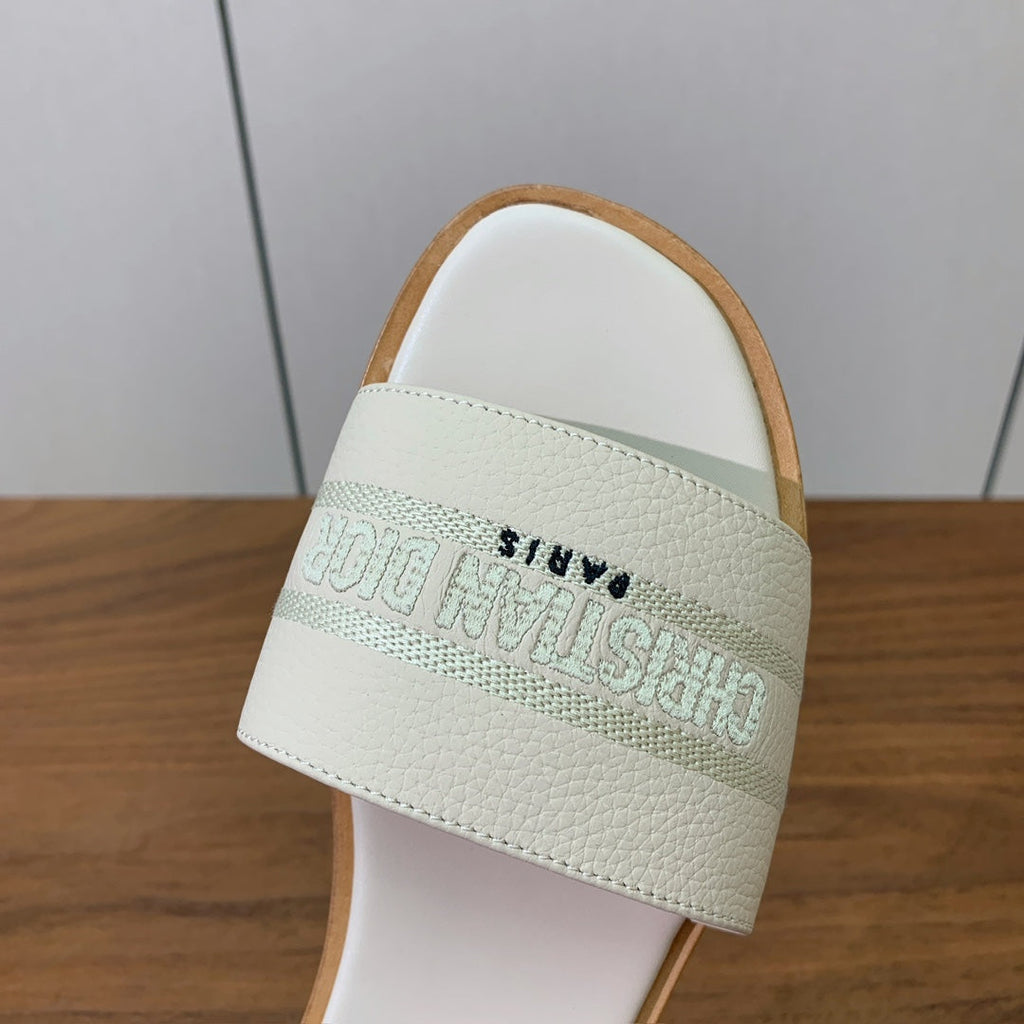 DIOR 25S DWAY SLIDE IN CREAM WHITE CALFSKIN