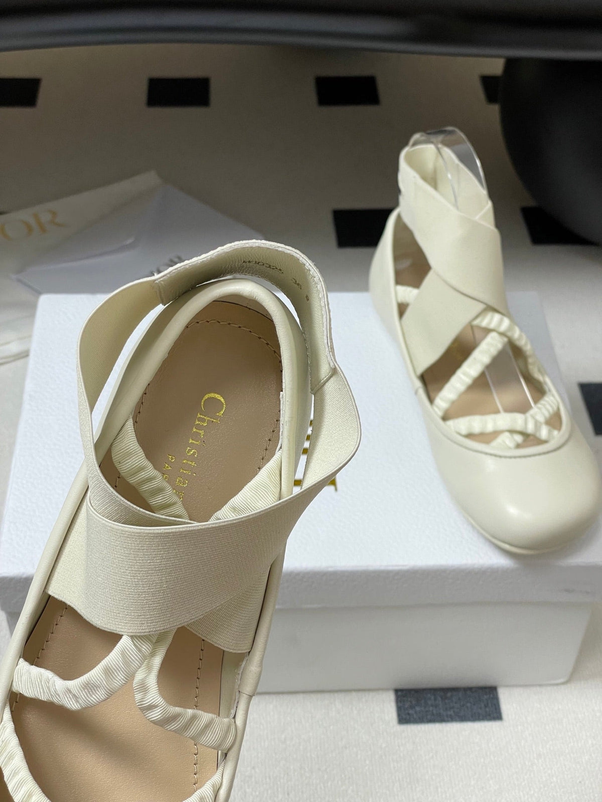 DIOR STRETCH BALLET FLATS 25S IN CREAM WHITE LAMBSKIN WITH CROSSED STRAPS